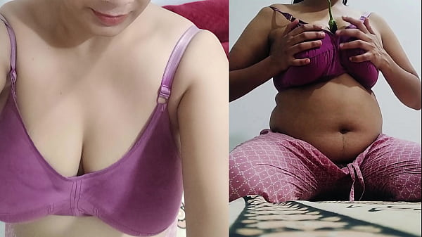 धोखेबाज पत्नी की चूत और गांड की चुदाई देसी खीरे से