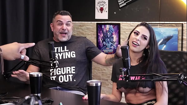 Ele tem fetiche com Swing e tentou achar uma forma de contar para a namorada, e a reação dela… – Paloma e André (Eu e Minha Rainha)