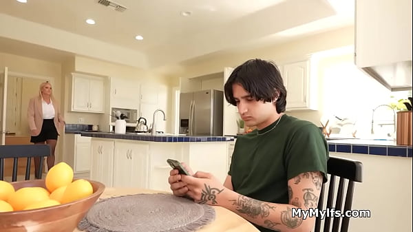 Freeuse blowjob and titty fuck for graduation