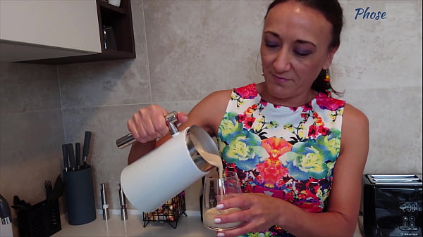 Horny Mature Mom Karina Blowjob POV In Her Pantyhose In The Kitchen