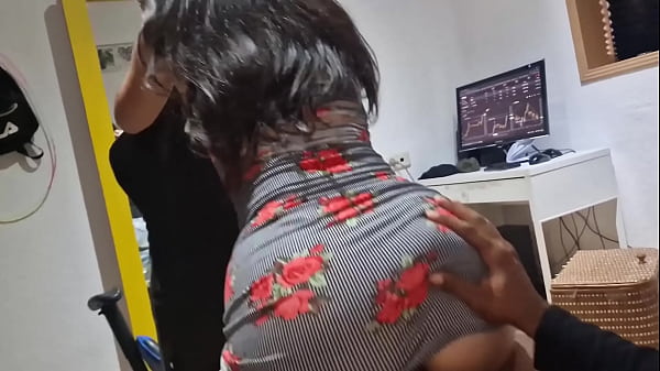 La visita de mi mejor amigo se convierte en una gran follada salvaje