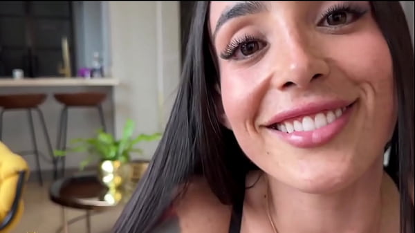 LATINA SEXY FOLLA CON EL TRABAJADOR DE SU ESPOSO