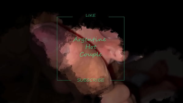 Mi hermanastra me sorprende con una mamada mientras vemos una película ~ Argentine Hot Couple