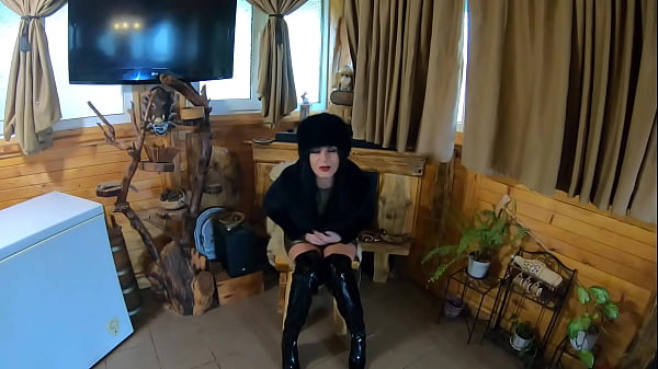MilfyCalla- Deep blow-job while wearing fur coat and shiny boots- preview