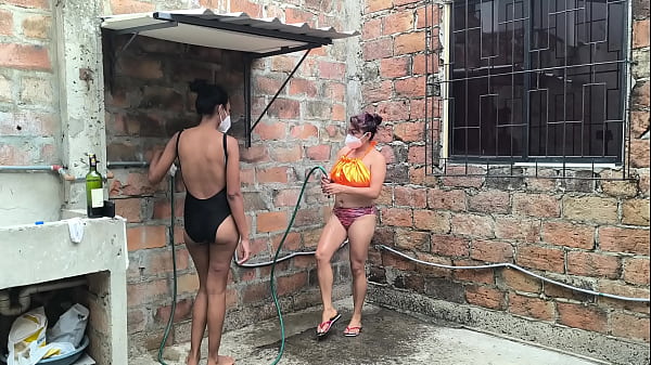 My neighbor’s diplomacy ends in an exciting way! We get together in the shower and get excited while we spray water on our skin.