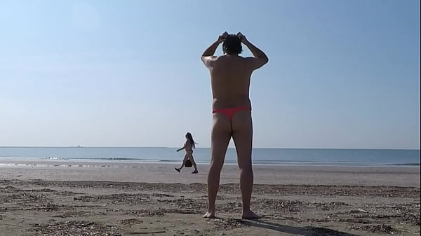 Nudismo in spiaggia