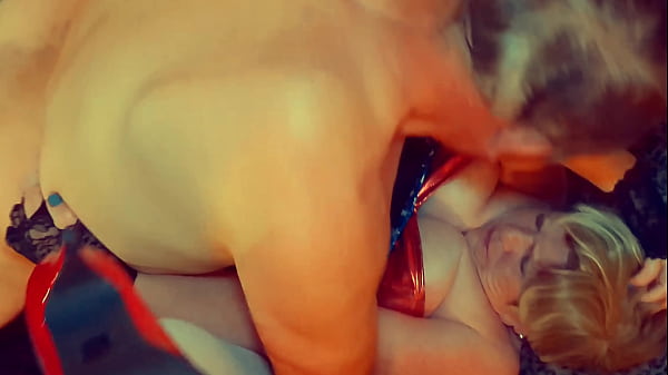 Patriot granny cums by vibrator & cock