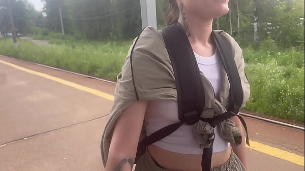 ran into a girl I know at the bus stop and eat her out