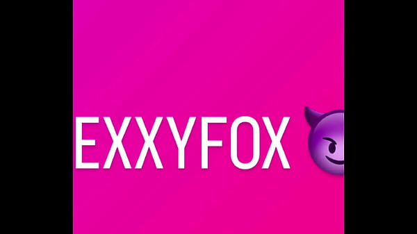 SEXY LATINO WOMEN MASTURBATING