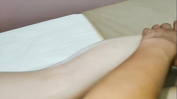 The girl couldn’t stand the SPA massage and was directly made to incontinence and urinate