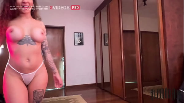 Vi a prima peituda vestida de coelhinha e quis meter a cenoura nela COMPLETO NO RED