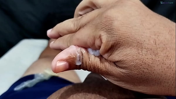 Fiquei muito excitado ao sonhar com a minha vizinha safada com aquela bucetinha apertadinha que bati uma punheta até gozar no meu pau pequeno com fimose