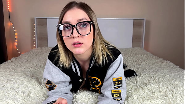 Fucking my stepsister while she plays