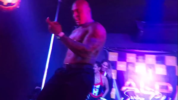 Gogoboy trepa eu e minhas amigas numa suruba ao vivo