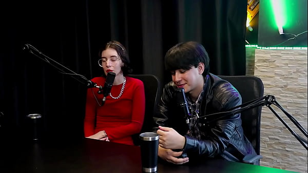 Se quer dar, facilite! Teve um perseguidor, recebeu nudes, foi morar com ela e viraram namorados – Yastrixx & Dixon (WATCH ON: SHEER/RED)